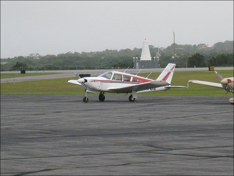 Piper Arrow at
        KBID